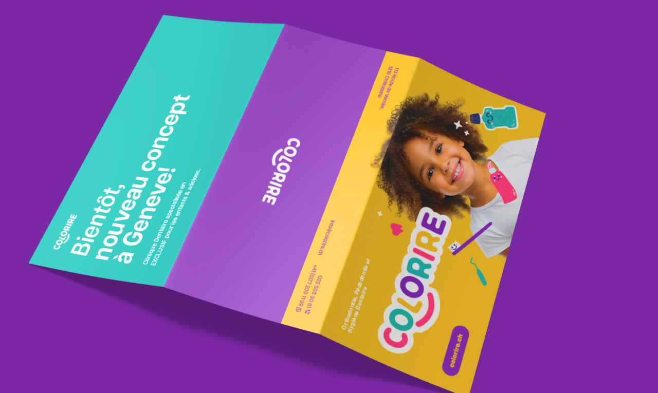 Brochura dobrável COLORIRE em roxo, teal e amarelo.