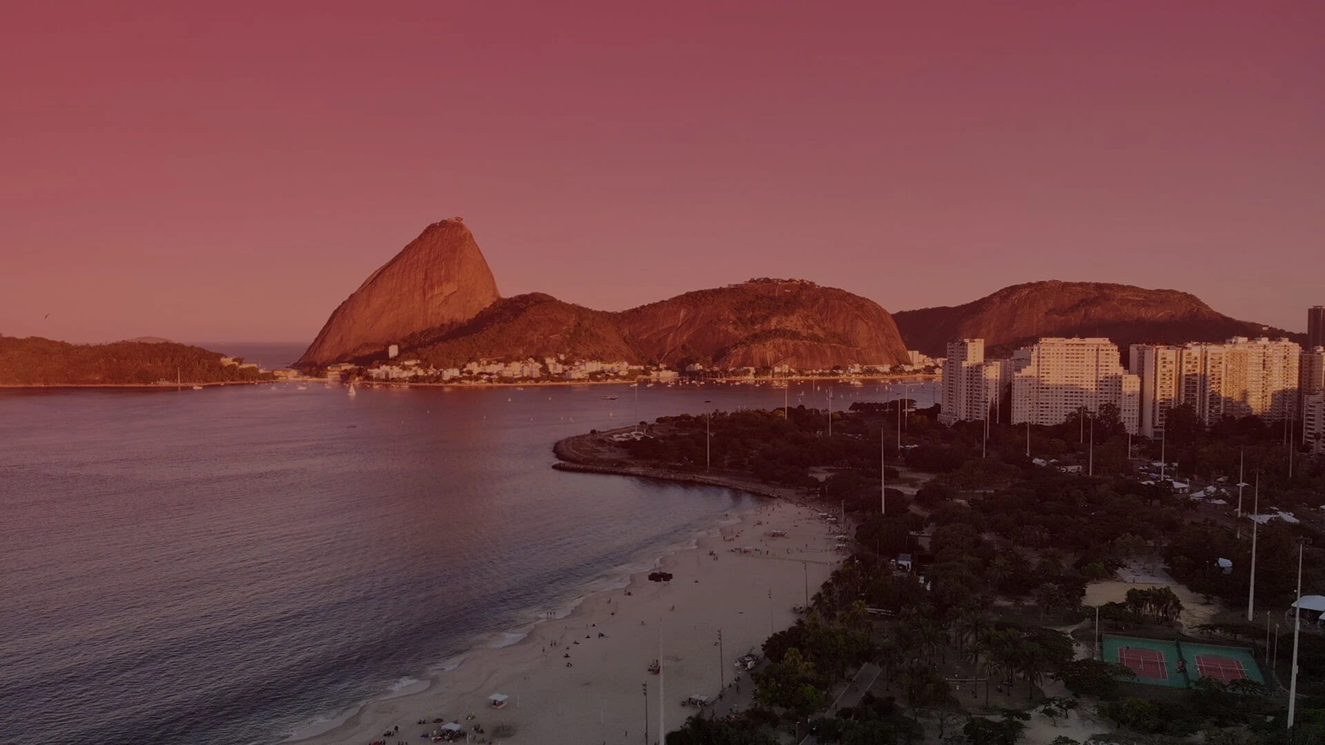 Vista da Baía de Guanabara e do Pão de Açúcar, em imagem do site Flamengo Park Towers.